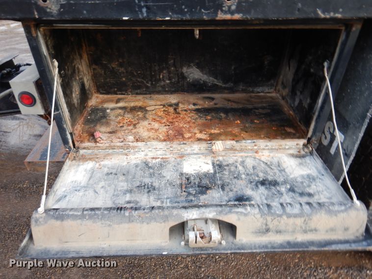 image for item KH9094 1995 Peterbilt 379  flatbed truck