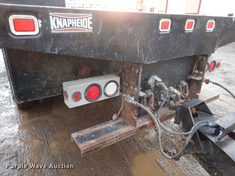 image for item KH9094 1995 Peterbilt 379  flatbed truck