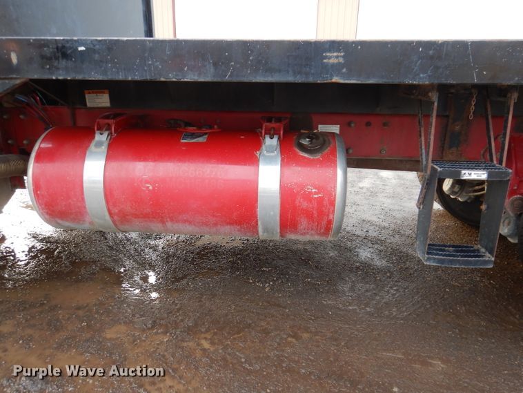 image for item KH9094 1995 Peterbilt 379  flatbed truck