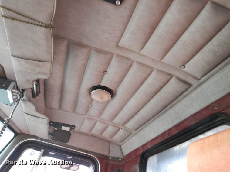 image for item KH9094 1995 Peterbilt 379  flatbed truck