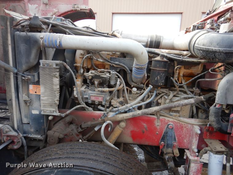 image for item KH9094 1995 Peterbilt 379  flatbed truck