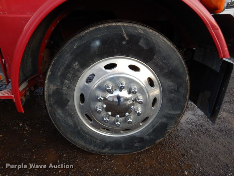 image for item KH9094 1995 Peterbilt 379  flatbed truck