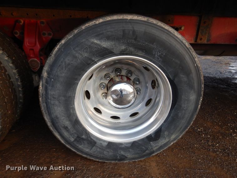 image for item KH9094 1995 Peterbilt 379  flatbed truck