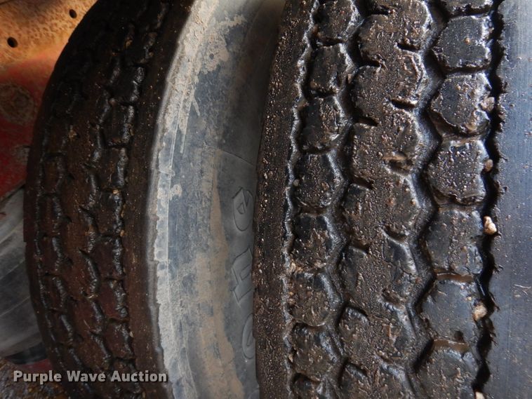 image for item KH9094 1995 Peterbilt 379  flatbed truck