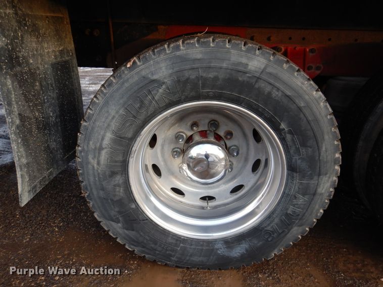 image for item KH9094 1995 Peterbilt 379  flatbed truck