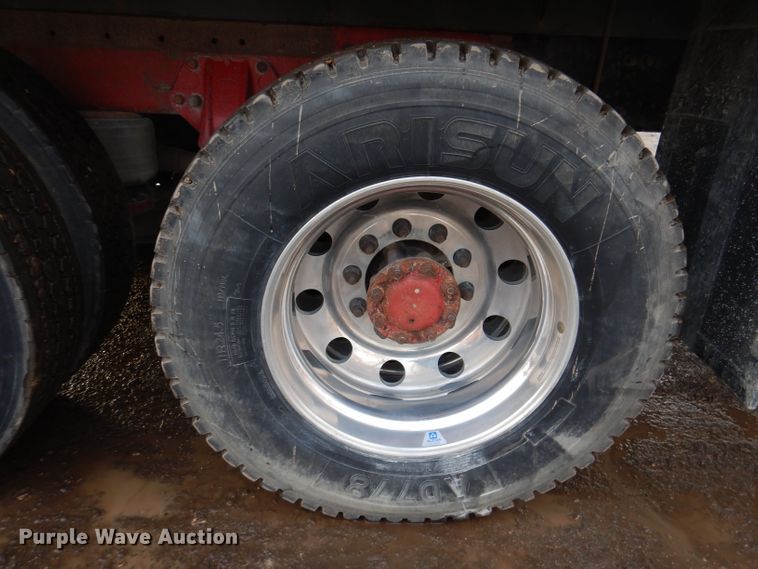 image for item KH9094 1995 Peterbilt 379  flatbed truck