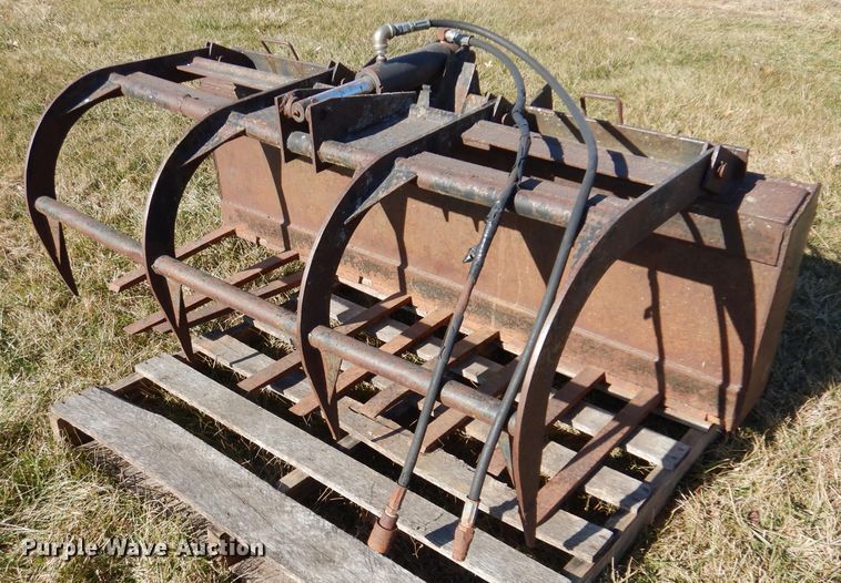 image for item KH9105 54" W skid steer grapple bucket