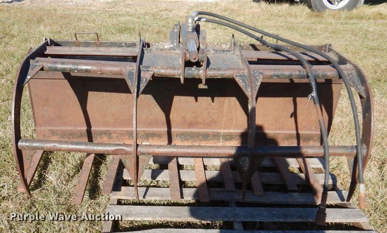 image for item KH9105 54" W skid steer grapple bucket