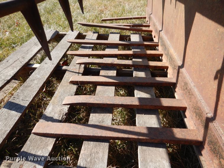 image for item KH9105 54" W skid steer grapple bucket