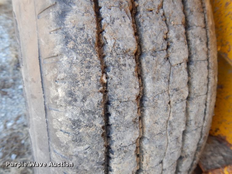 image for item KH9107 1998 Redi Haul FSL1427E  equipment trailer