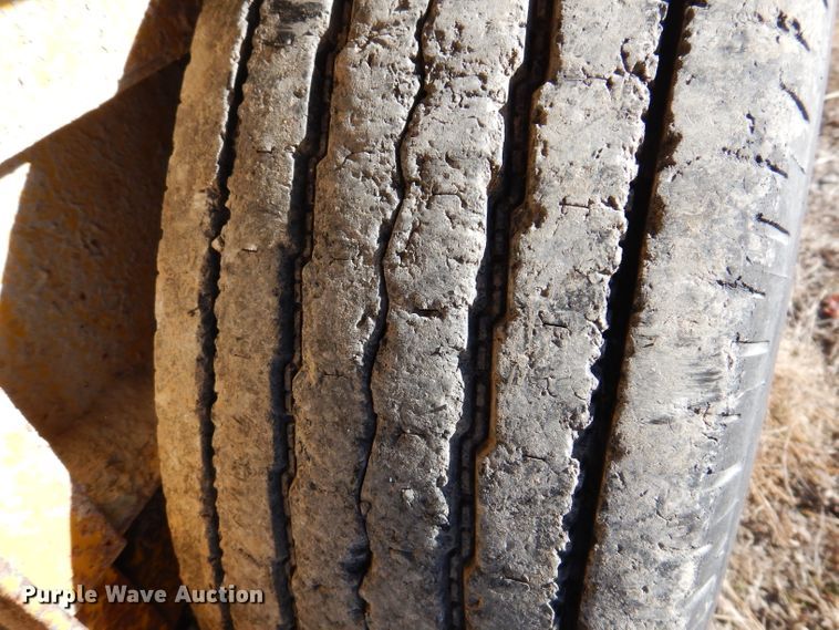 image for item KH9107 1998 Redi Haul FSL1427E  equipment trailer