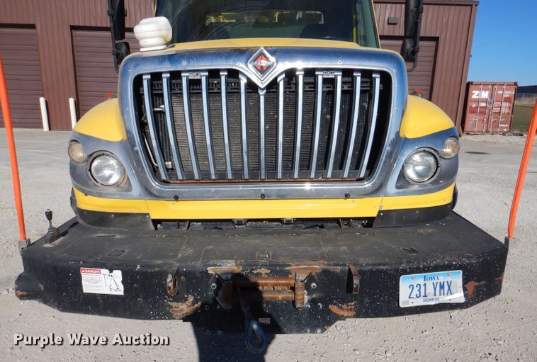 image for item KH9108 2011 International 7500  digger derrick truck