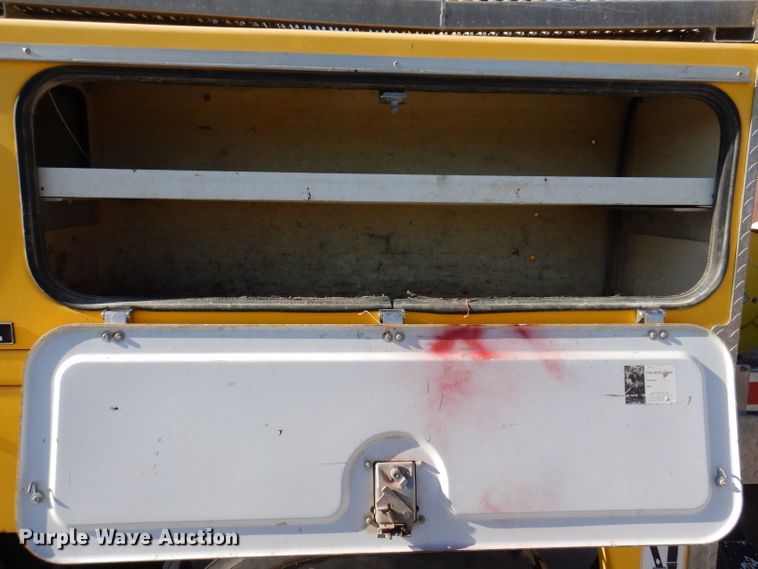 image for item KH9108 2011 International 7500  digger derrick truck