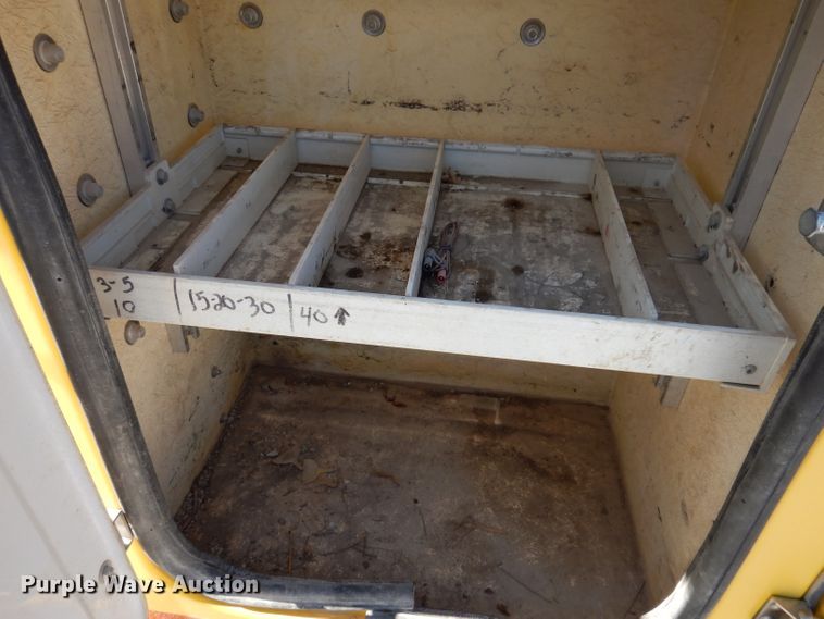 image for item KH9108 2011 International 7500  digger derrick truck