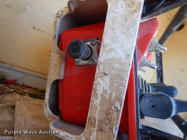 image for item KH9108 2011 International 7500  digger derrick truck