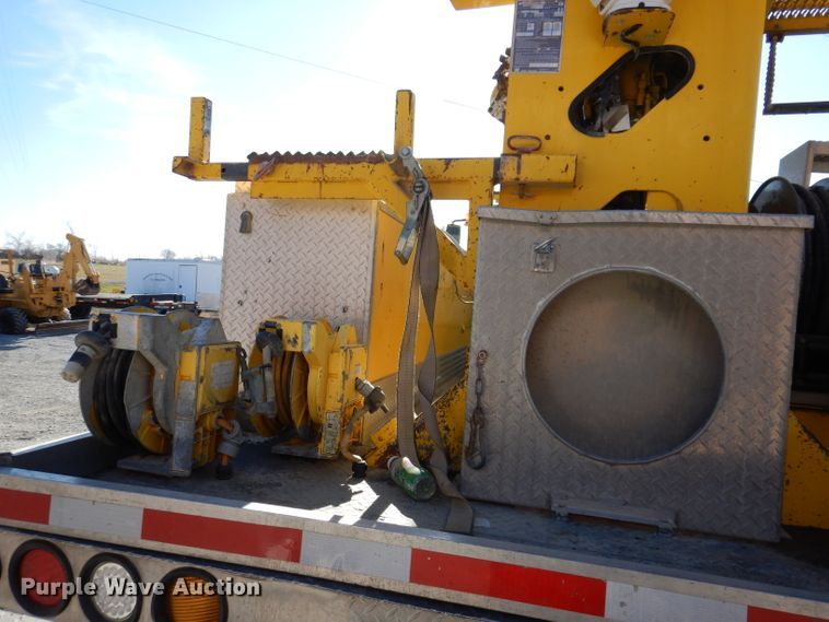 image for item KH9108 2011 International 7500  digger derrick truck