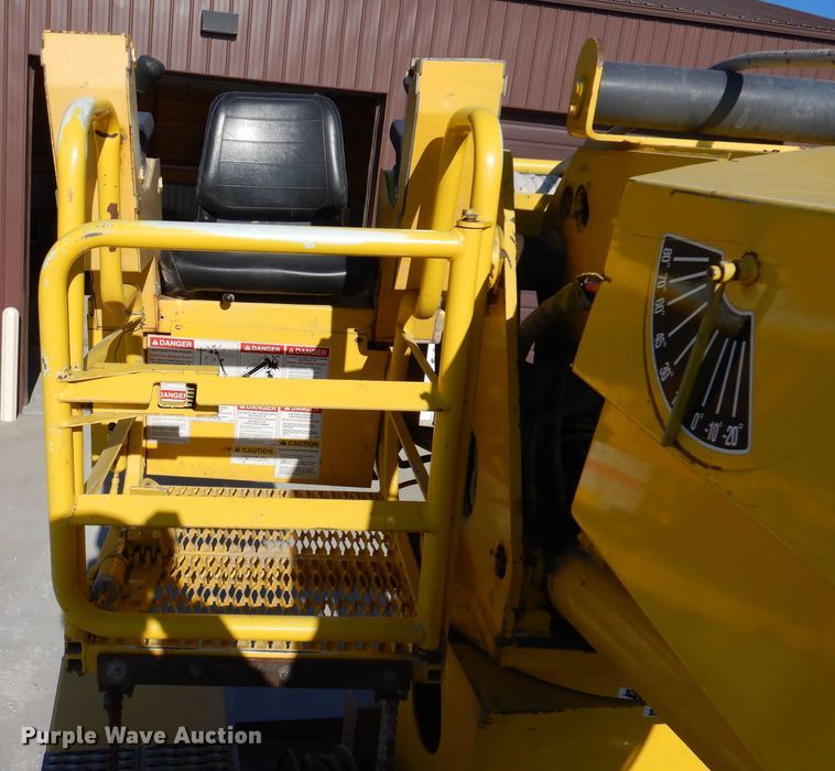 image for item KH9108 2011 International 7500  digger derrick truck