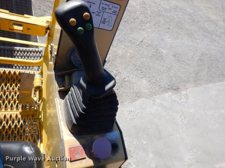 image for item KH9108 2011 International 7500  digger derrick truck