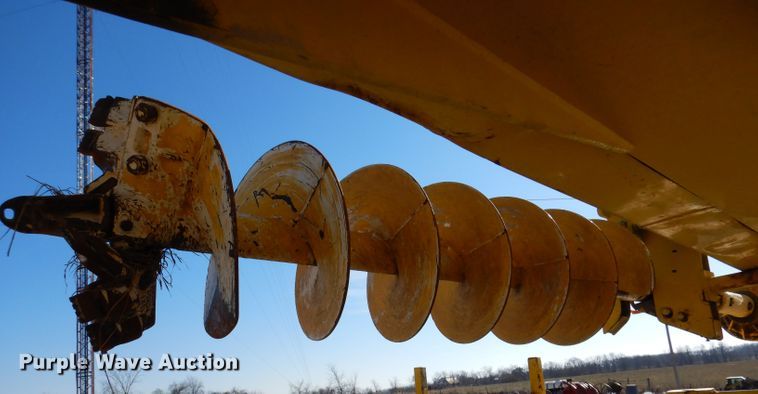 image for item KH9108 2011 International 7500  digger derrick truck