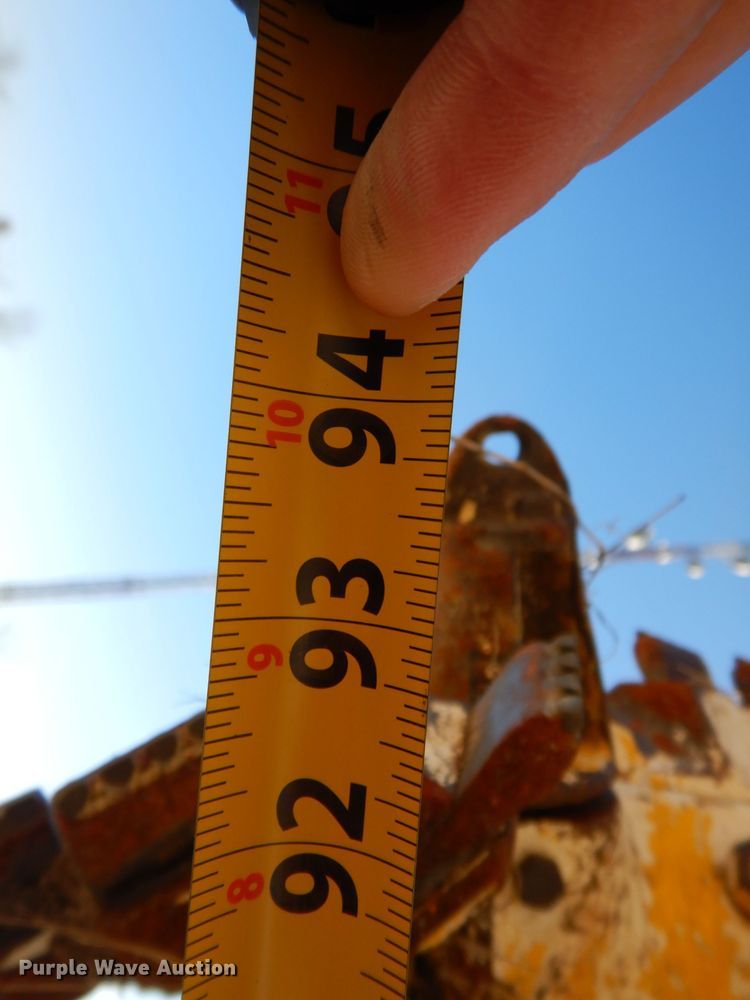 image for item KH9108 2011 International 7500  digger derrick truck