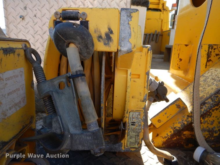 image for item KH9108 2011 International 7500  digger derrick truck