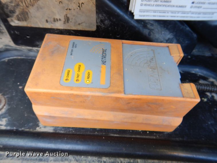 image for item KH9108 2011 International 7500  digger derrick truck