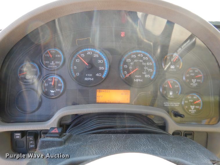 image for item KH9108 2011 International 7500  digger derrick truck