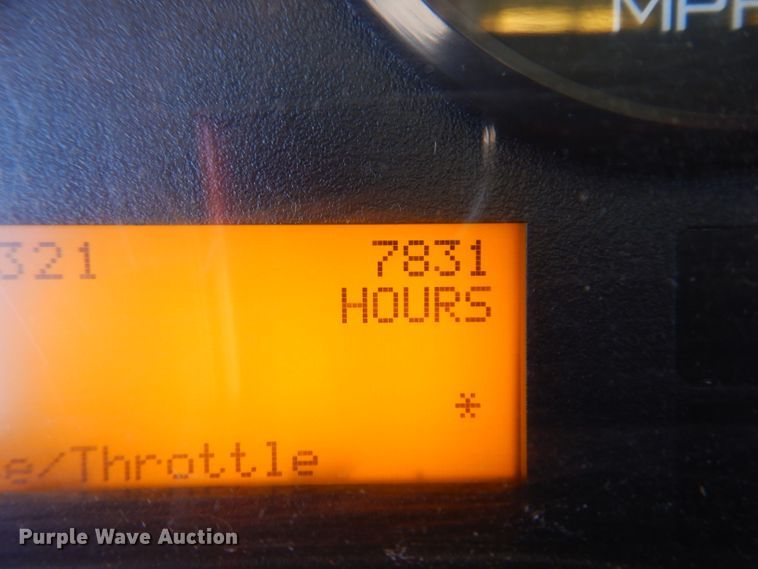 image for item KH9108 2011 International 7500  digger derrick truck