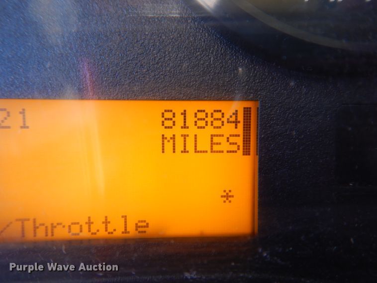 image for item KH9108 2011 International 7500  digger derrick truck