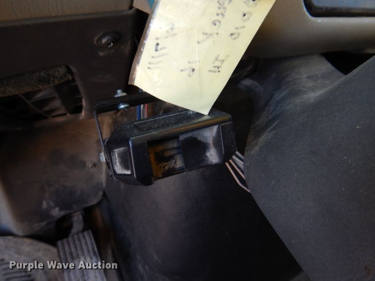 image for item KH9108 2011 International 7500  digger derrick truck