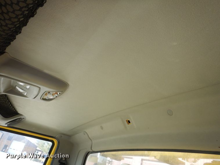 image for item KH9108 2011 International 7500  digger derrick truck