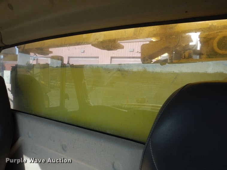 image for item KH9108 2011 International 7500  digger derrick truck