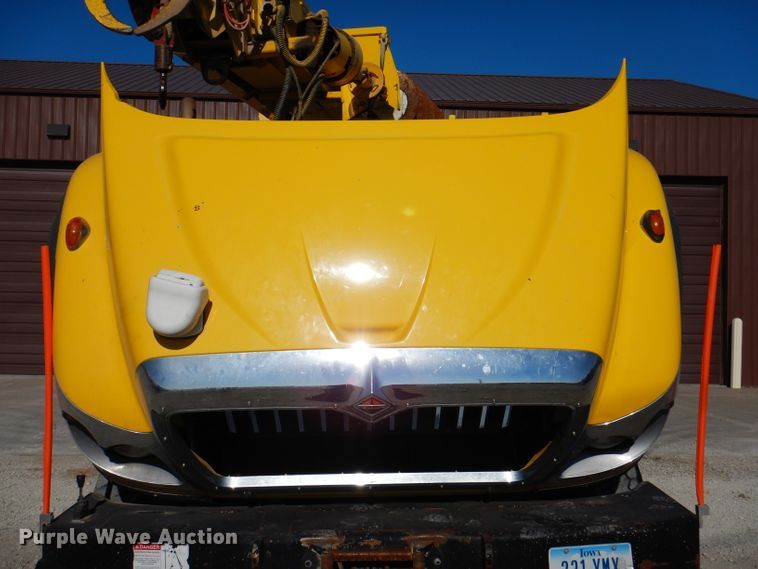 image for item KH9108 2011 International 7500  digger derrick truck