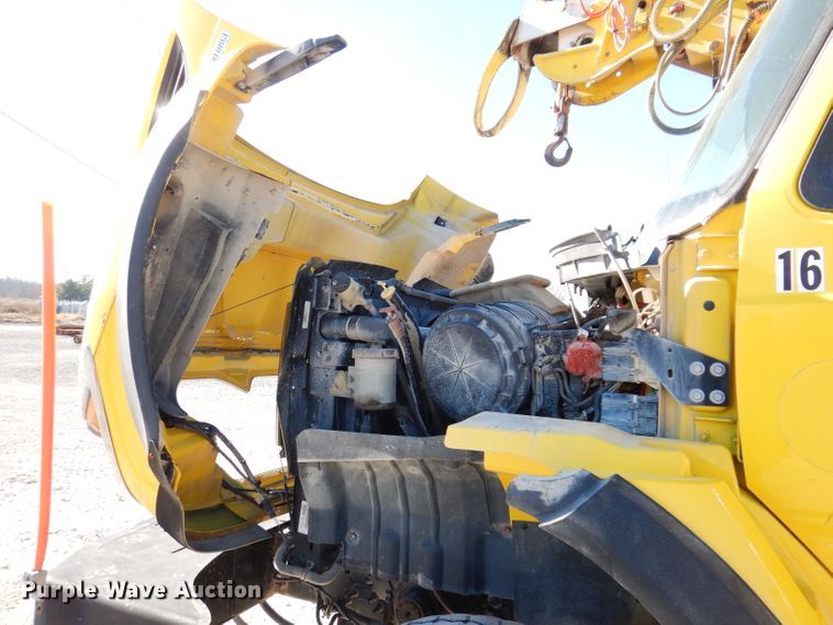 image for item KH9108 2011 International 7500  digger derrick truck