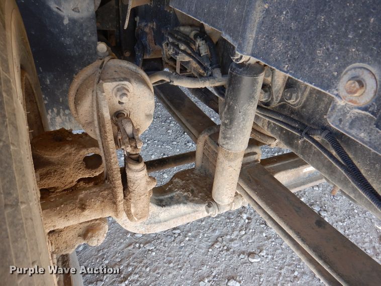 image for item KH9108 2011 International 7500  digger derrick truck