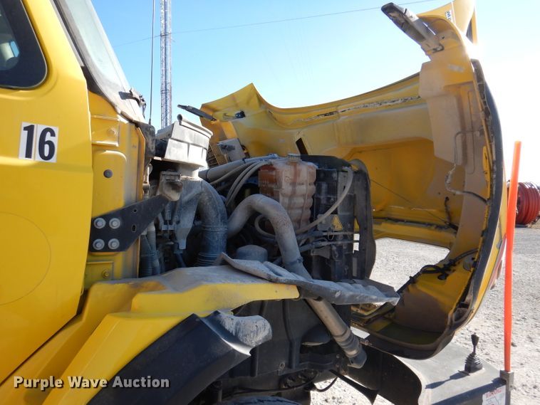 image for item KH9108 2011 International 7500  digger derrick truck