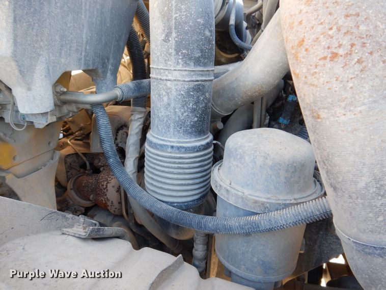 image for item KH9108 2011 International 7500  digger derrick truck