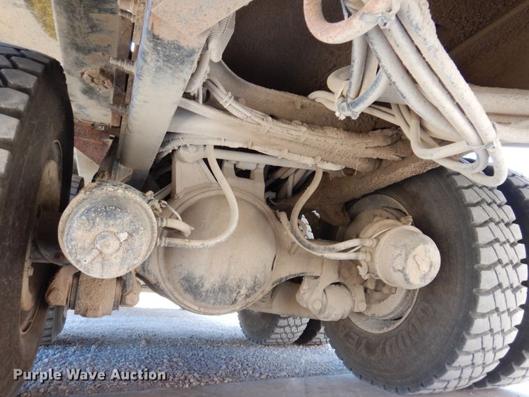 image for item KH9108 2011 International 7500  digger derrick truck