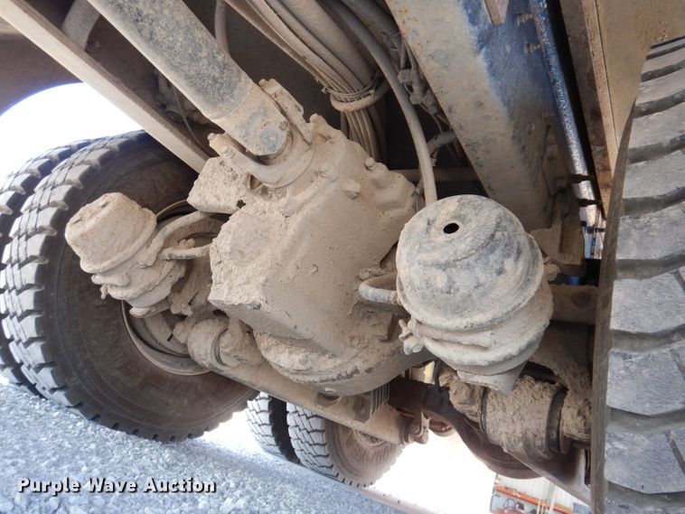 image for item KH9108 2011 International 7500  digger derrick truck