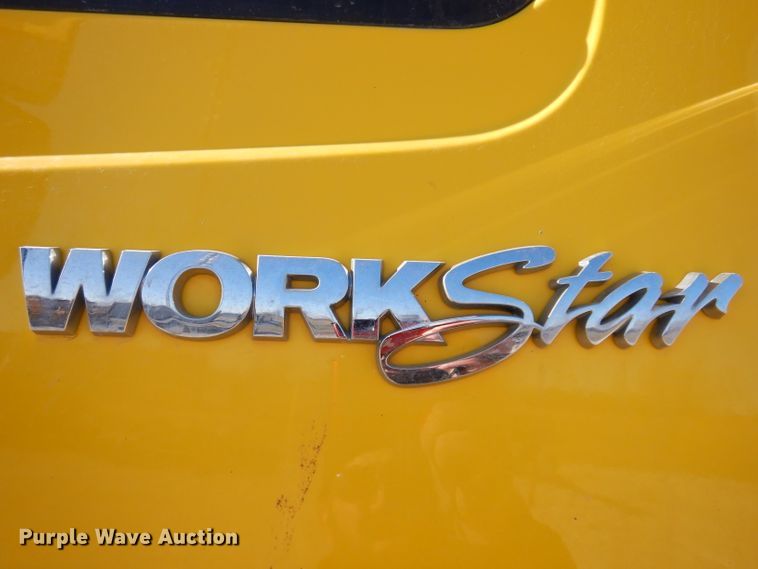 image for item KH9108 2011 International 7500  digger derrick truck