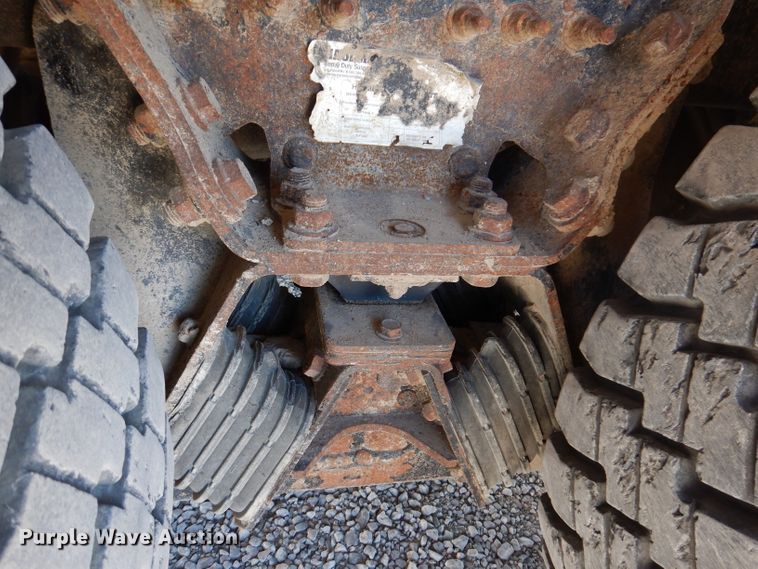 image for item KH9108 2011 International 7500  digger derrick truck