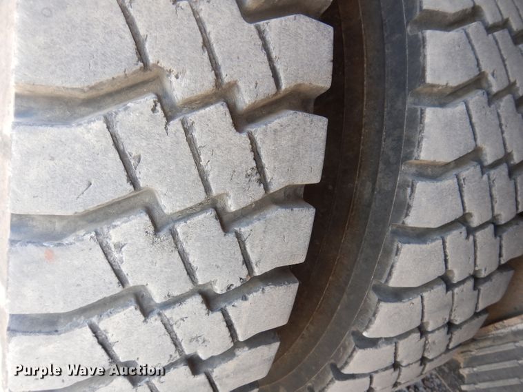 image for item KH9108 2011 International 7500  digger derrick truck