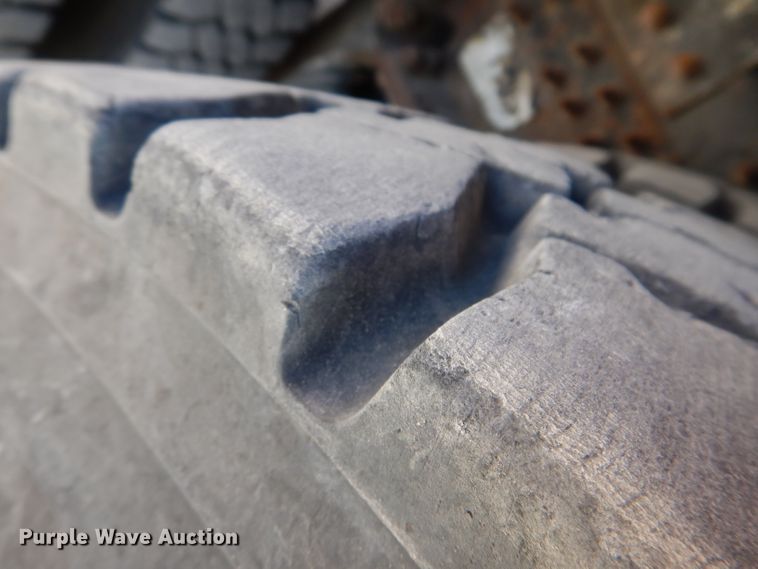 image for item KH9108 2011 International 7500  digger derrick truck