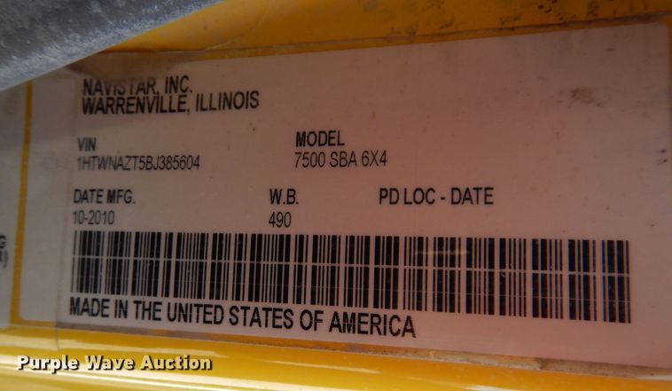 image for item KH9108 2011 International 7500  digger derrick truck