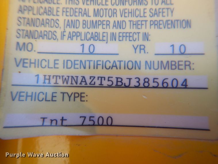 image for item KH9108 2011 International 7500  digger derrick truck