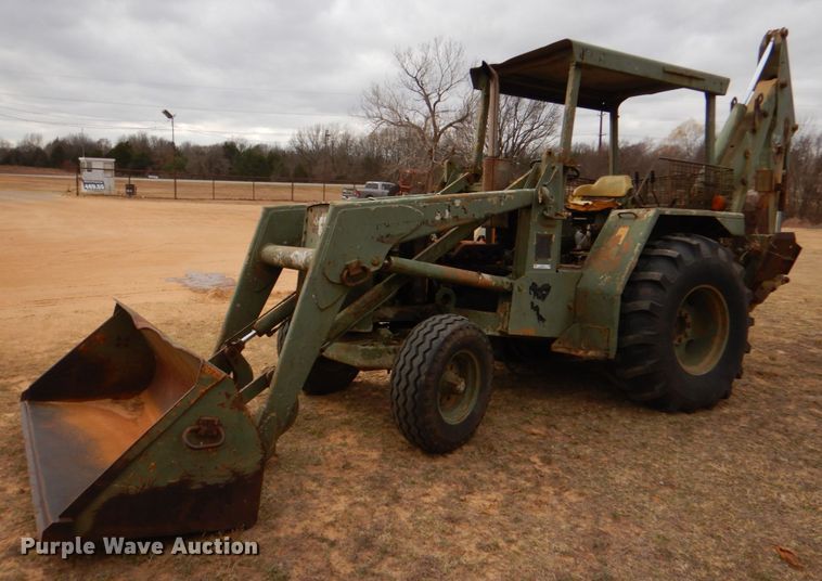 image for item KQ9611 1976 John Deere 410  backhoe