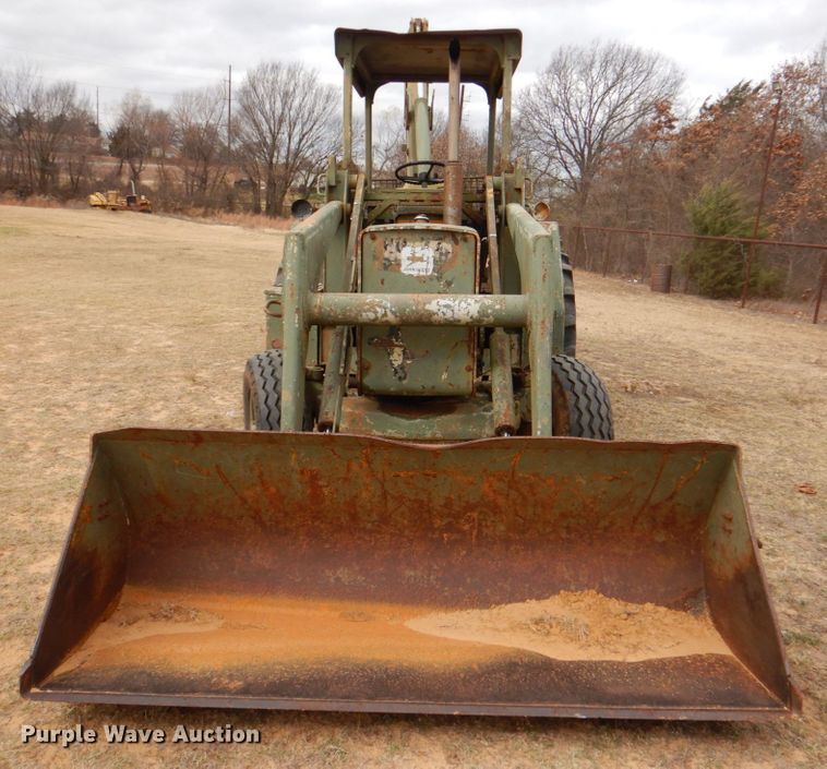 image for item KQ9611 1976 John Deere 410  backhoe