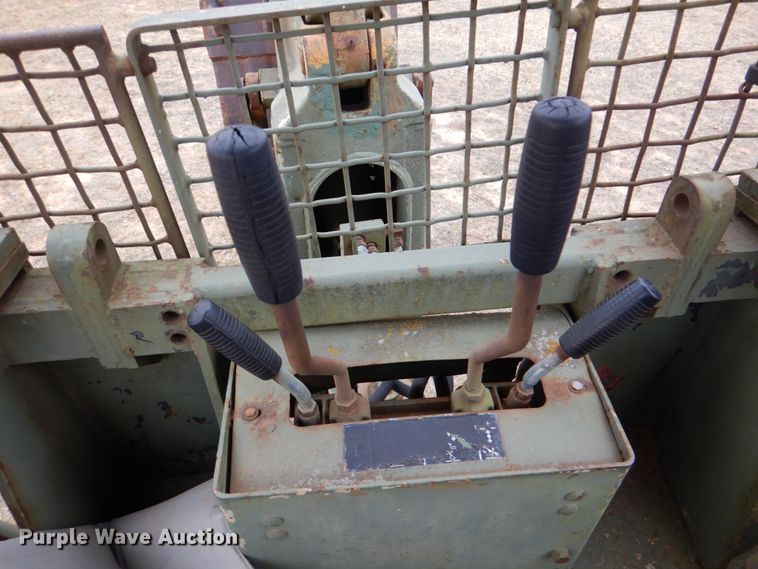 image for item KQ9611 1976 John Deere 410  backhoe