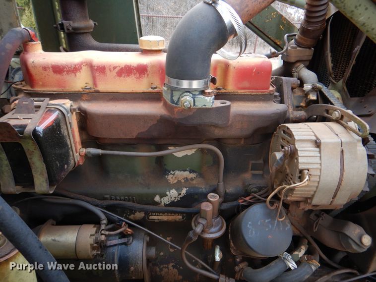 image for item KQ9611 1976 John Deere 410  backhoe