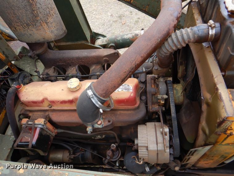 image for item KQ9611 1976 John Deere 410  backhoe